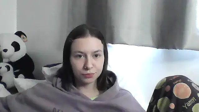 JuicyErika online show from April 27, 5:00 pm