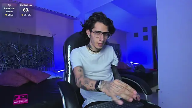Snapshot of Vergil_Noir_ chatting on June 7, 12:09 pm Vergil Noir online show from June 7, 12:09 pm