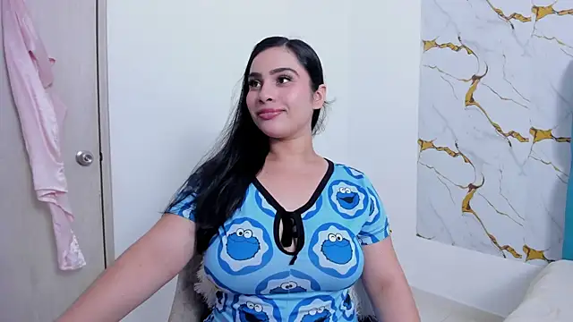 Snapshot of emma_hillton chatting on May 3, 11:55 pm emma hillton online show from May 3, 11:55 pm