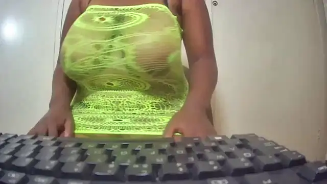 Snapshot of BusttyBoobs19 chatting on May 3, 1:00 am BusttyBoobs19 online show from May 3, 1:00 am
