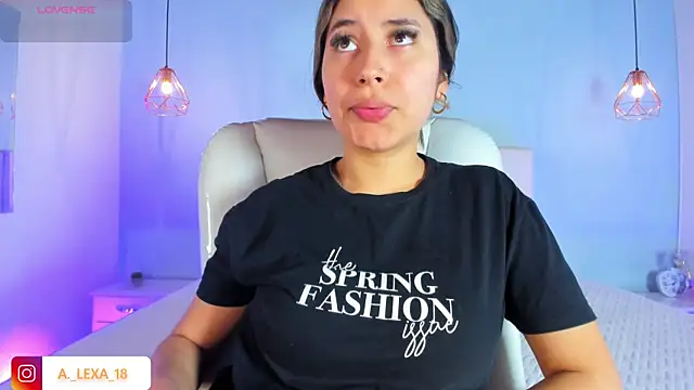 Snapshot of Alessia_blaze chatting on April 27, 6:44 am Alessia blaze online show from April 27, 6:44 am