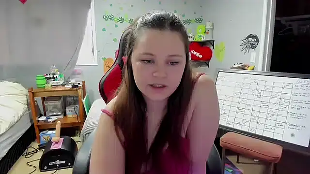 Snapshot of DelilaFields2 chatting on May 22, 6:57 pm DelilaFields2 online show from May 22, 6:57 pm