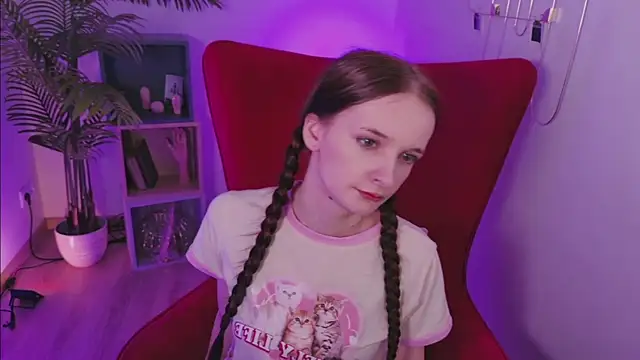 Snapshot of AliciaCore chatting on May 22, 1:28 pm AliciaCore online show from May 22, 1:28 pm