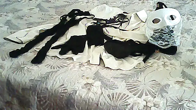 Snapshot of Cuginetti chatting on May 12, 4:26 pm Cuginetti online show from May 12, 4:26 pm