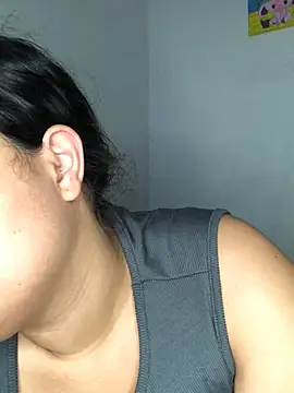 Snapshot of EliVanegas chatting on May 11, 1:00 am EliVanegas online show from May 11, 1:00 am