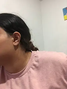 Snapshot of EliVanegas chatting on June 3, 8:03 pm EliVanegas online show from June 3, 8:03 pm