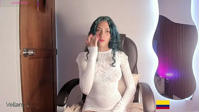Snapshot of Vellany__Luna chatting on June 20, 12:41 pm Vellany Luna online show from June 20, 12:41 pm