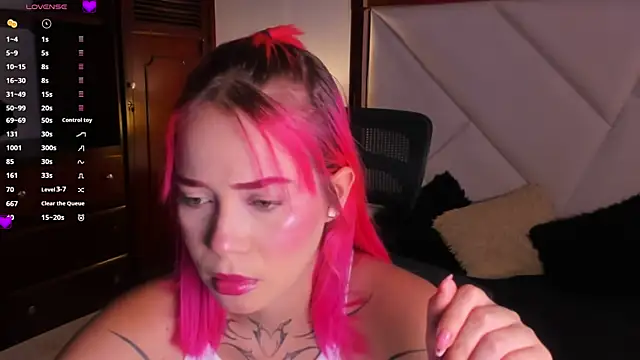 pinkiflame online show from July 2, 9:54 pm