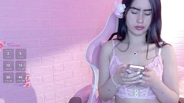 Snapshot of Lexy_Dumoun_ chatting on June 6, 2:49 am Lexy Dumoun online show from June 6, 2:49 am