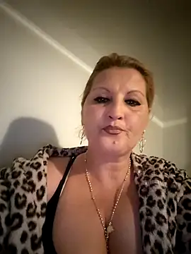 Divineblond online show from October 11, 9:35 pm
