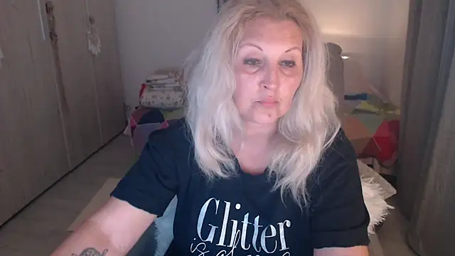 Snapshot of Divineblond chatting on May 10, 5:18 pm Divineblond online show from May 10, 5:18 pm