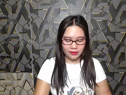 Snapshot of ur_prettychelsie chatting on June 4, 11:27 am ur prettychelsie online show from June 4, 11:27 am