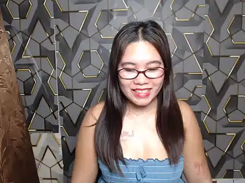 Snapshot of ur_prettychelsie chatting on June 10, 11:09 am ur prettychelsie online show from June 10, 11:09 am