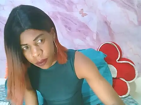 Snapshot of EbonySweetPeach chatting on May 27, 5:59 am EbonySweetPeach online show from May 27, 5:59 am
