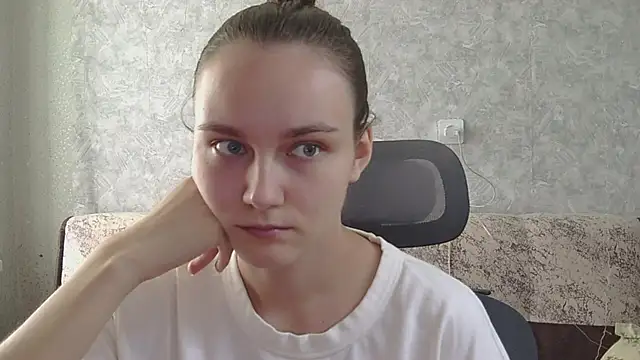 Snapshot of DolcezzaCream chatting on May 28, 11:51 am DolcezzaCream online show from May 28, 11:51 am