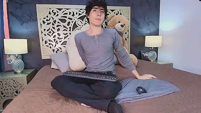DemonFoxx online show from April 30, 1:17 pm