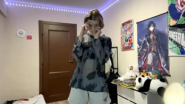 Queen moments  online show from April 23, 12:29 pm