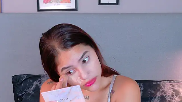 Snapshot of CuteWofy_ chatting on June 2, 11:56 am CuteWofy online show from June 2, 11:56 am