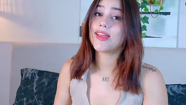Snapshot of CuteWofy_ chatting on June 3, 11:46 am CuteWofy online show from June 3, 11:46 am