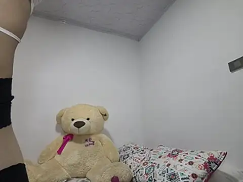 Snapshot of LONDON_ROSE chatting on June 7, 2:16 am LONDON ROSE online show from June 7, 2:16 am