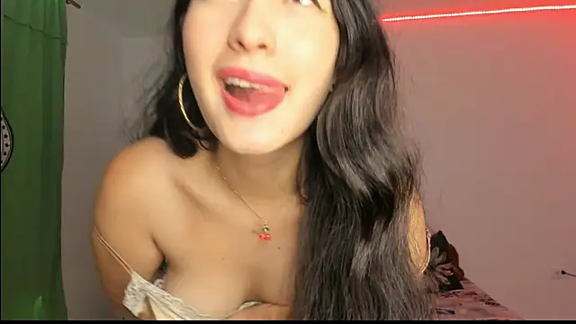 lolacute69  online show from June 26, 4:22 pm