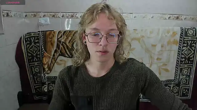 Snapshot of Jinnbooky chatting on June 22, 7:49 am Jinnbooky online show from June 22, 7:49 am