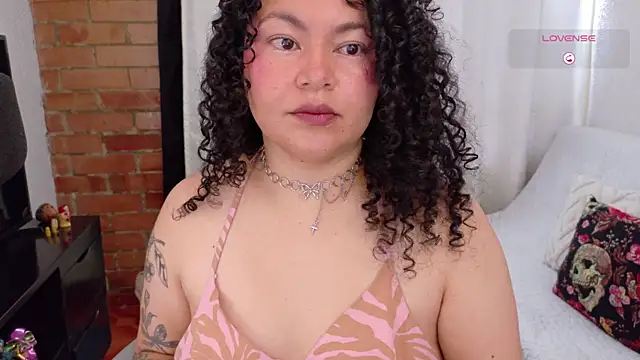Snapshot of MissBronte chatting on April 25, 4:15 pm MissBronte online show from April 25, 4:15 pm