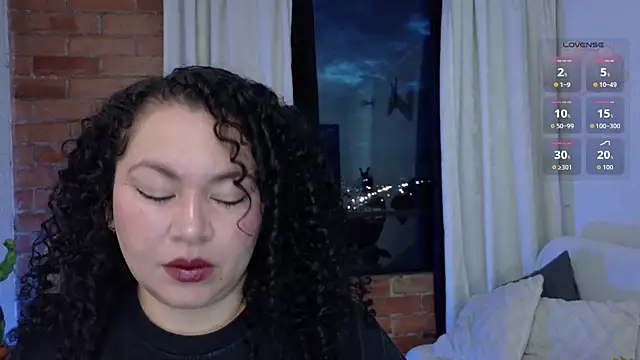 Snapshot of MissBronte chatting on June 5, 11:32 pm MissBronte online show from June 5, 11:32 pm