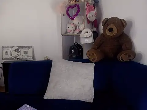 Snapshot of Emybbyx chatting on June 14, 1:47 am Emybbyx online show from June 14, 1:47 am