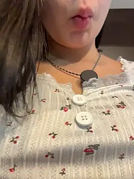 -Lorelain- online show from June 17, 3:31 am