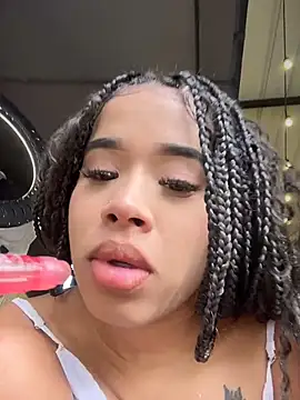 Snapshot of EmmaExoticaXXX chatting on July 3, 9:43 pm EmmaExoticaXXX online show from July 3, 9:43 pm