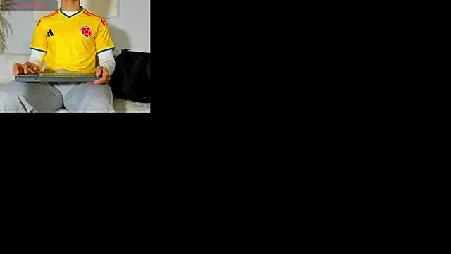Snapshot of Alan_Salazar chatting on June 23, 5:33 pm Alan Salazar online show from June 23, 5:33 pm