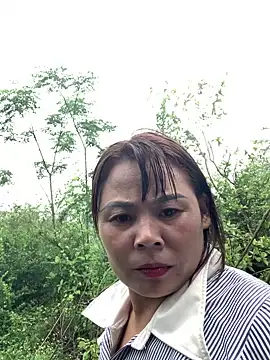Snapshot of Helen-baby chatting on May 12, 1:25 am Helen-baby online show from May 12, 1:25 am