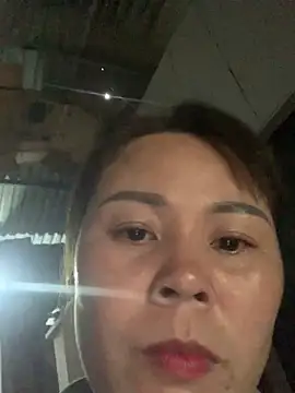 Snapshot of Helen-baby chatting on May 19, 5:14 am Helen-baby online show from May 19, 5:14 am