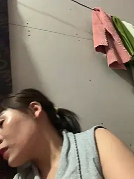 Snapshot of Helen-baby chatting on May 26, 5:47 am Helen-baby online show from May 26, 5:47 am