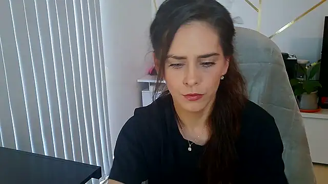 Snapshot of khalessi13 chatting on May 13, 9:50 am khalessi13 online show from May 13, 9:50 am