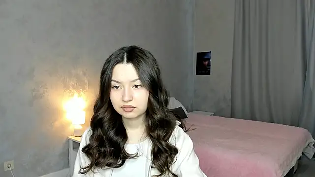 JanLokietek online show from April 29, 6:17 am