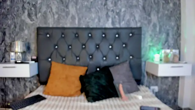Snapshot of Zoedeleon chatting on June 15, 7:16 pm Zoedeleon online show from June 15, 7:16 pm