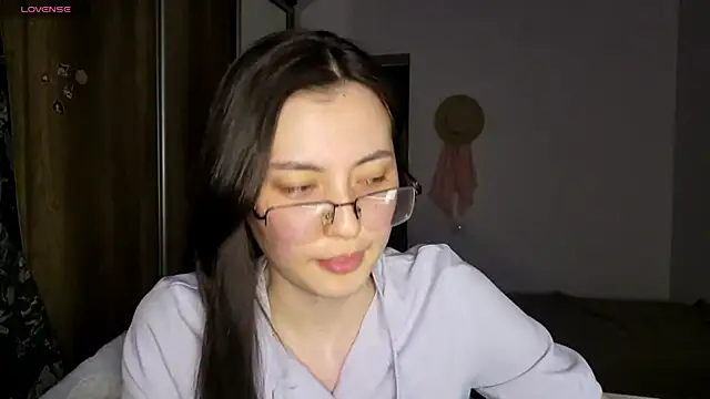 Snapshot of AshleyTropiano chatting on June 3, 4:34 pm AshleyTropiano online show from June 3, 4:34 pm