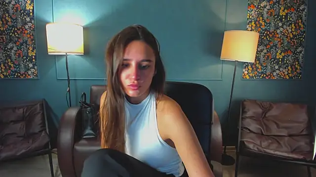 Snapshot of NicoleWells22 chatting on May 15, 3:57 am NicoleWells22 online show from May 15, 3:57 am