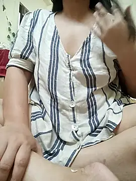 Snapshot of Aayaat__ chatting on July 28, 11:50 am Aayaat online show from July 28, 11:50 am