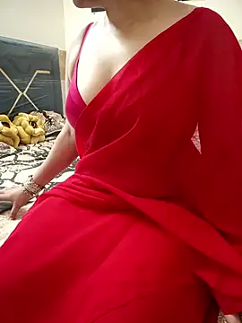 Snapshot of Aayaat__ chatting on August 5, 8:17 am Aayaat online show from August 5, 8:17 am
