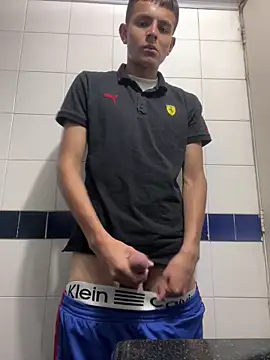 fresdyhot online show from May 31, 7:15 pm