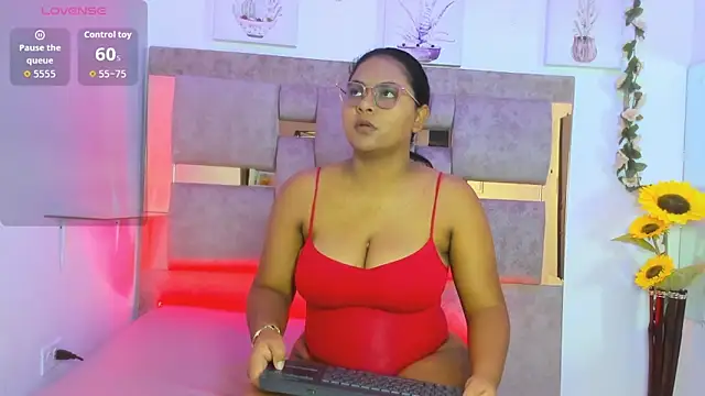 Snapshot of Playful_Violet chatting on May 28, 1:30 pm Playful Violet online show from May 28, 1:30 pm