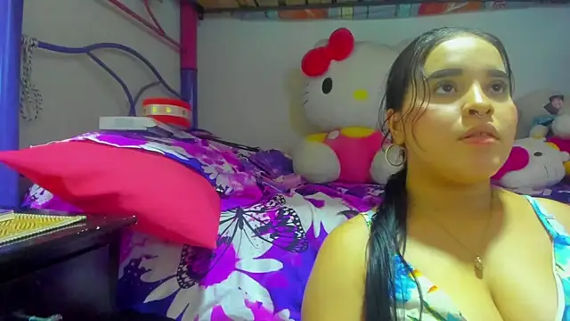 Snapshot of KittyRousee chatting on June 17, 11:49 pm KittyRousee online show from June 17, 11:49 pm