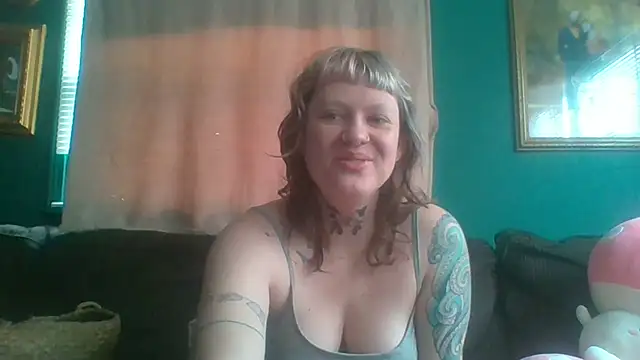 Snapshot of RosieSwitchBitch chatting on May 11, 1:17 pm RosieSwitchBitch online show from May 11, 1:17 pm