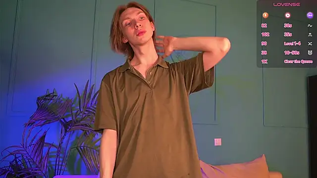 Daniel Schmidt online show from June 4, 8:59 pm