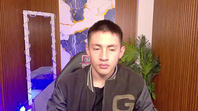 Snapshot of Andres_Tay chatting on June 2, 2:35 am Andres Tay online show from June 2, 2:35 am