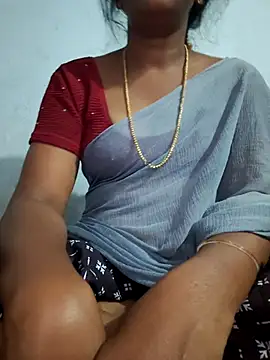 Snapshot of Tamil_Hot_HoneyBee chatting on July 5, 4:19 am Tamil Hot HoneyBee online show from July 5, 4:19 am