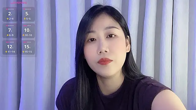 Snapshot of F-Yuwei chatting on May 6, 10:31 am F-Yuwei online show from May 6, 10:31 am